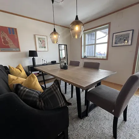 Stylish And Spacious In The Heart Of Apartment Beitostolen