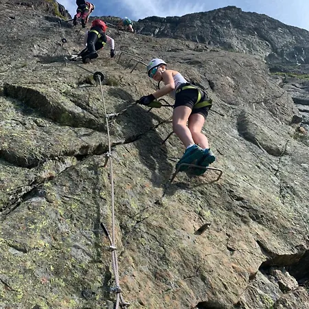 Hébergement de vacances Stylish And Spacious In The Heart Of