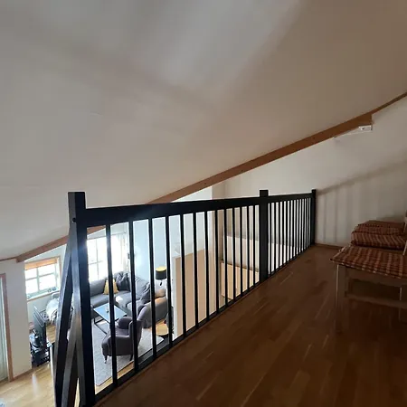 Vakantiehuis Stylish And Spacious In